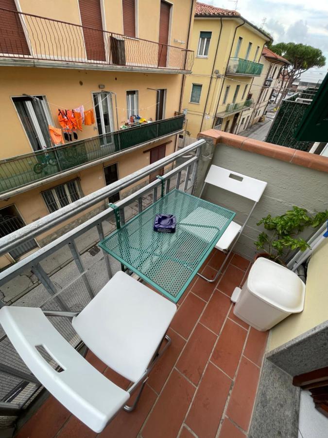 维亚雷焦La Brezza Viareggina A 500 Mt Dal Mare, Dal Carnevale E Dagli Stabilimenti Balneari公寓 外观 照片