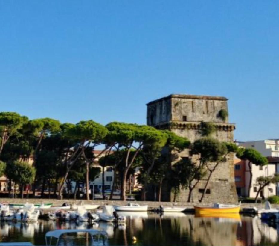 维亚雷焦La Brezza Viareggina A 500 Mt Dal Mare, Dal Carnevale E Dagli Stabilimenti Balneari公寓 外观 照片